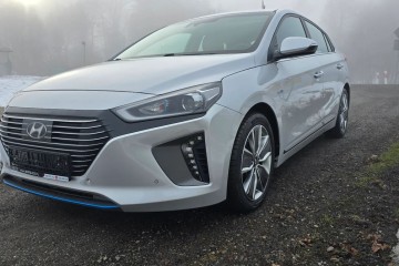 Hybryda Bogata Wersja Wyposażenia Nagłośnienie Infinity